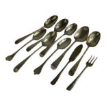 A COLLECTION OF EARLY 20TH CENTURY SILVER TEASPOONS Comprising a set of six spoons, 1919, Sheffield,