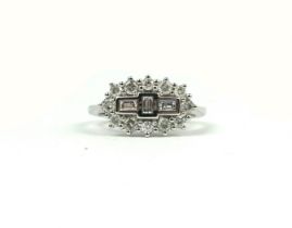 AN 18CT WHITE GOLD DIAMOND CLUSTER RING (Diamonds approx 0.75ct total)