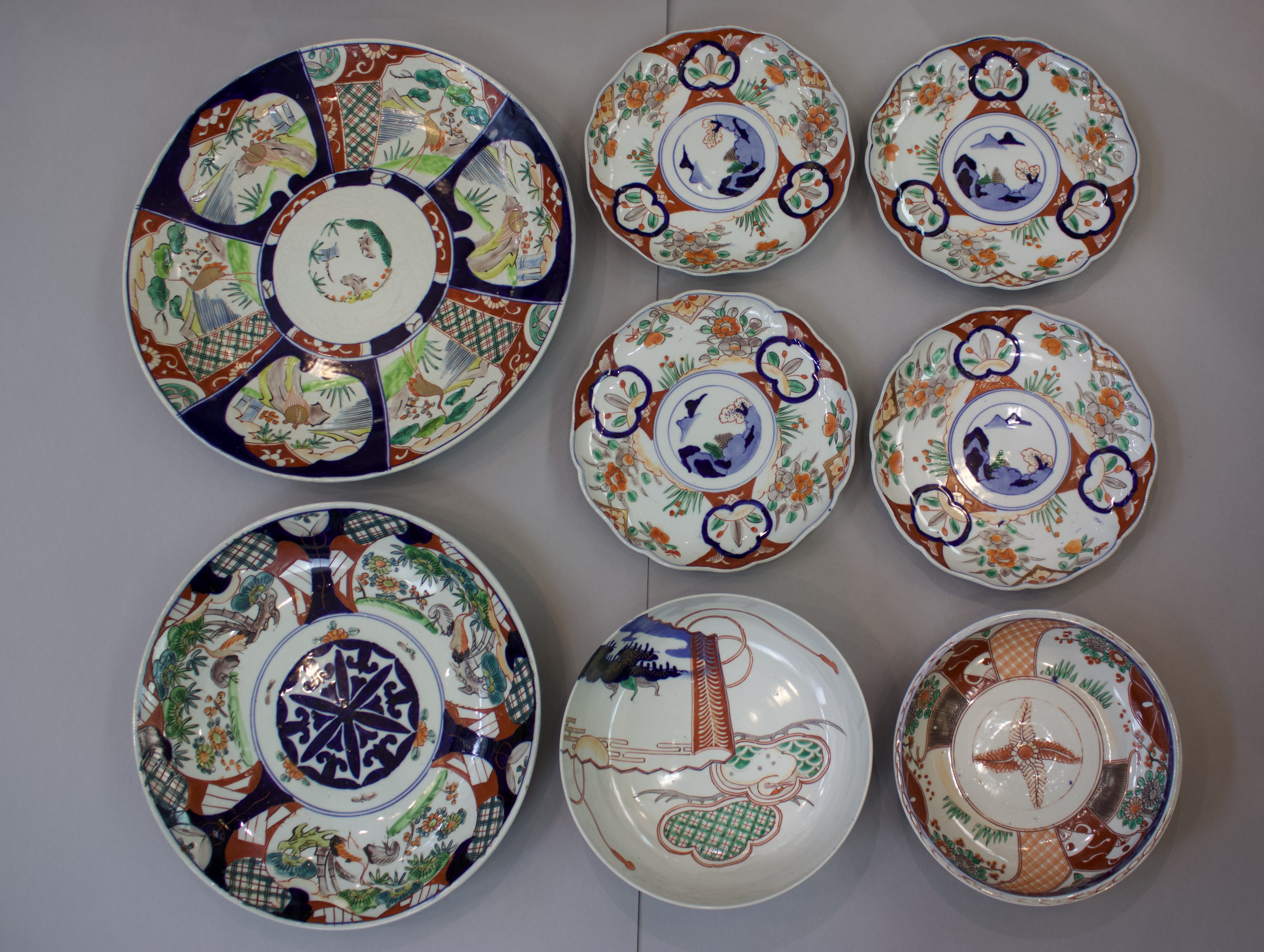 A small collection of Japanese Imari, 19th/20th century. The smallest W: 8.5cm, the largest W: 36. - Image 13 of 17