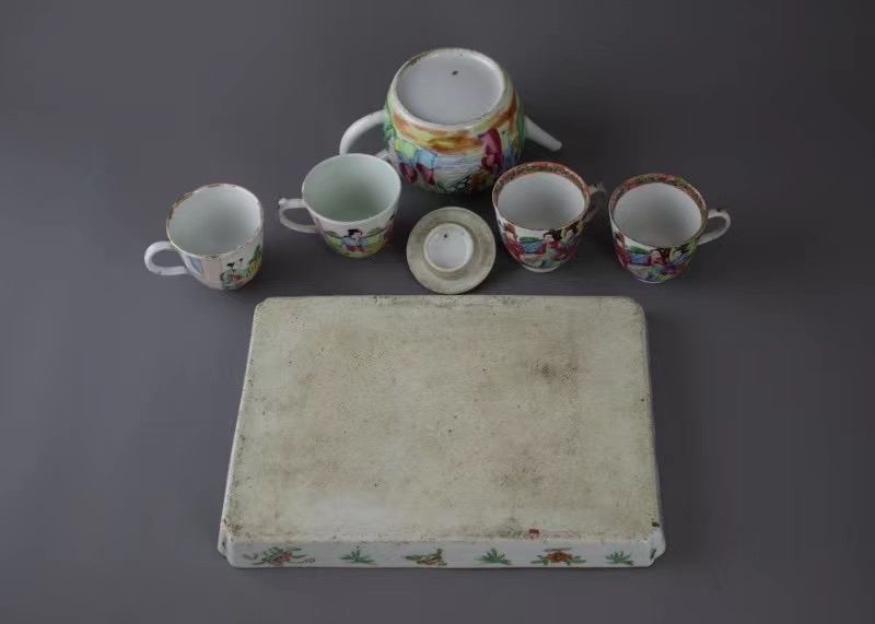 A Canton ‘famille rose' Teaset on rectangular Stand, 19th Century The stand: W 24.5cm L 18cm - Image 3 of 8