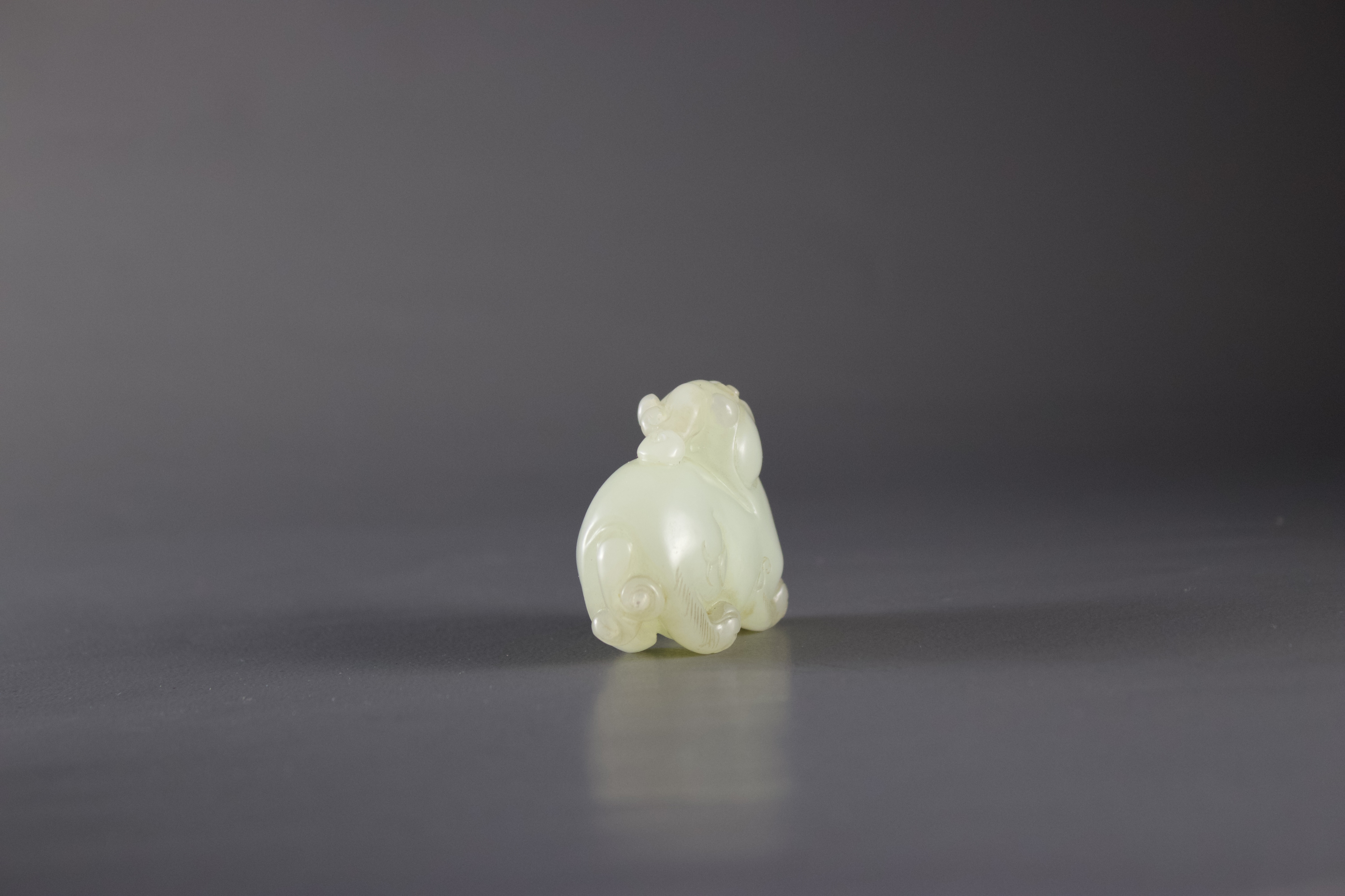 A Jade Qilin Pendant, Qing Dynasty or laterL: 4.5cm A Jade Qilin Pendant, Qing dynasty or later Well - Image 4 of 6