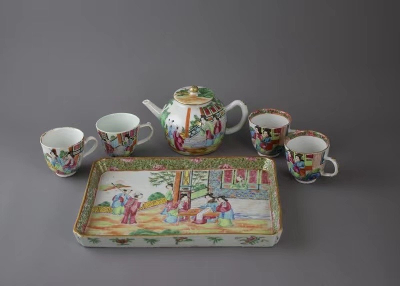 A Canton ‘famille rose' Teaset on rectangular Stand, 19th Century The stand: W 24.5cm L 18cm - Image 2 of 8