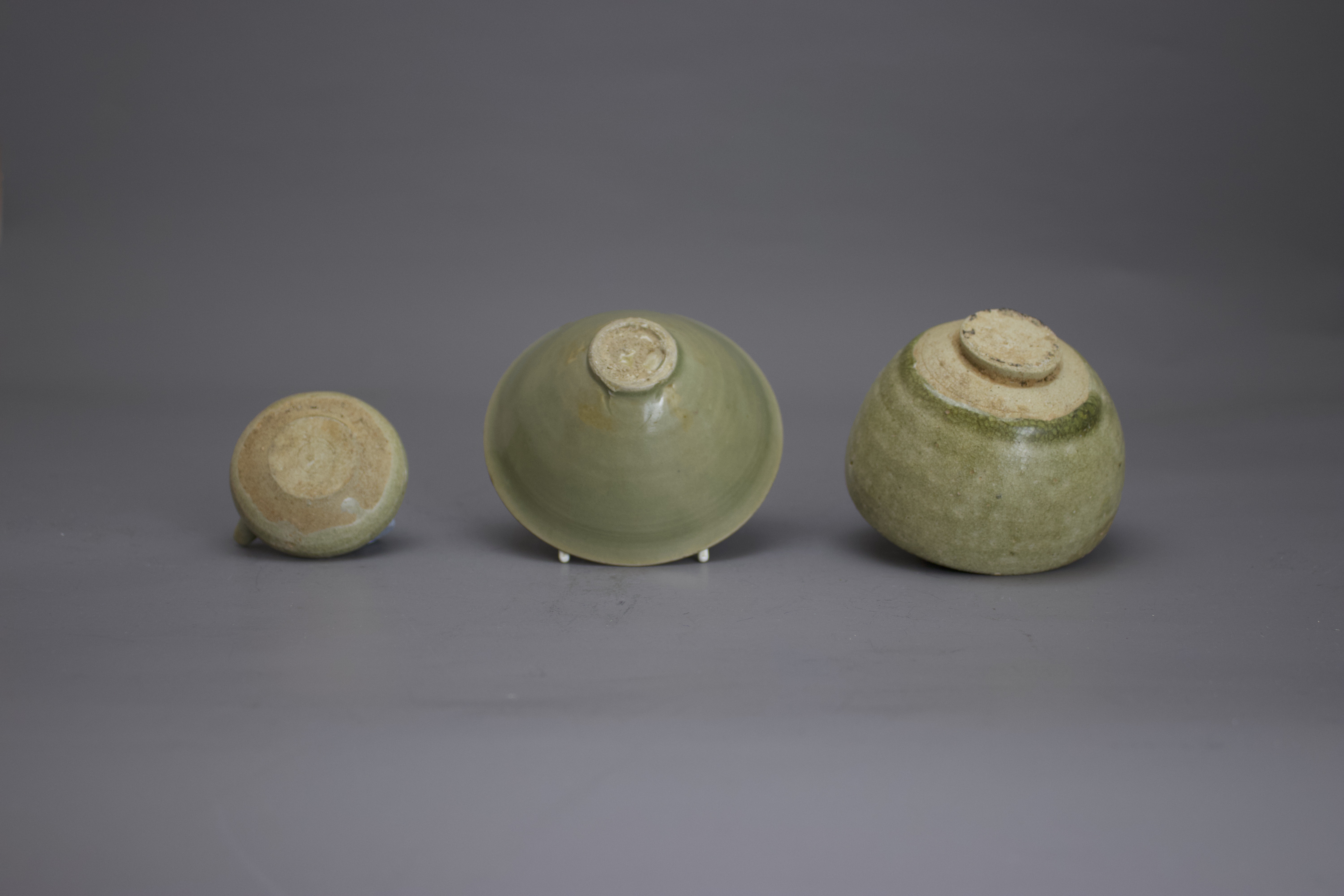 Two celadon Bowls and a small spouted celadon Ewer,Song /Yuan dynastythe Yaozhou bowl W: 10cm ' - Image 4 of 4