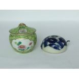 Two scholars' porcelain piece, 19th/20th C. H: 7cm One is a famille rose bowl and cover. Flowers
