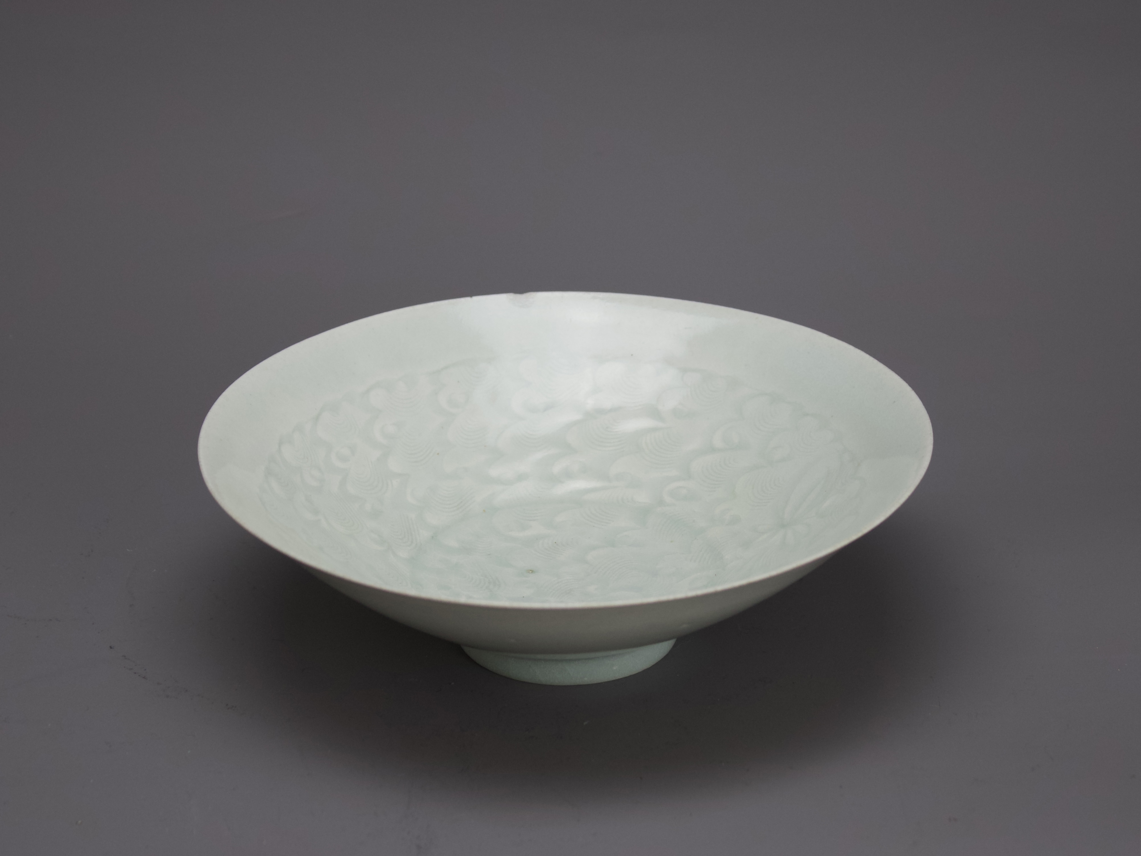 A carved Qingbai Bowl,Southern Song dynastyW: 19cm, H: 5.8cm PROPERTY FROM THE COLIN HART COLLECTION - Image 4 of 6