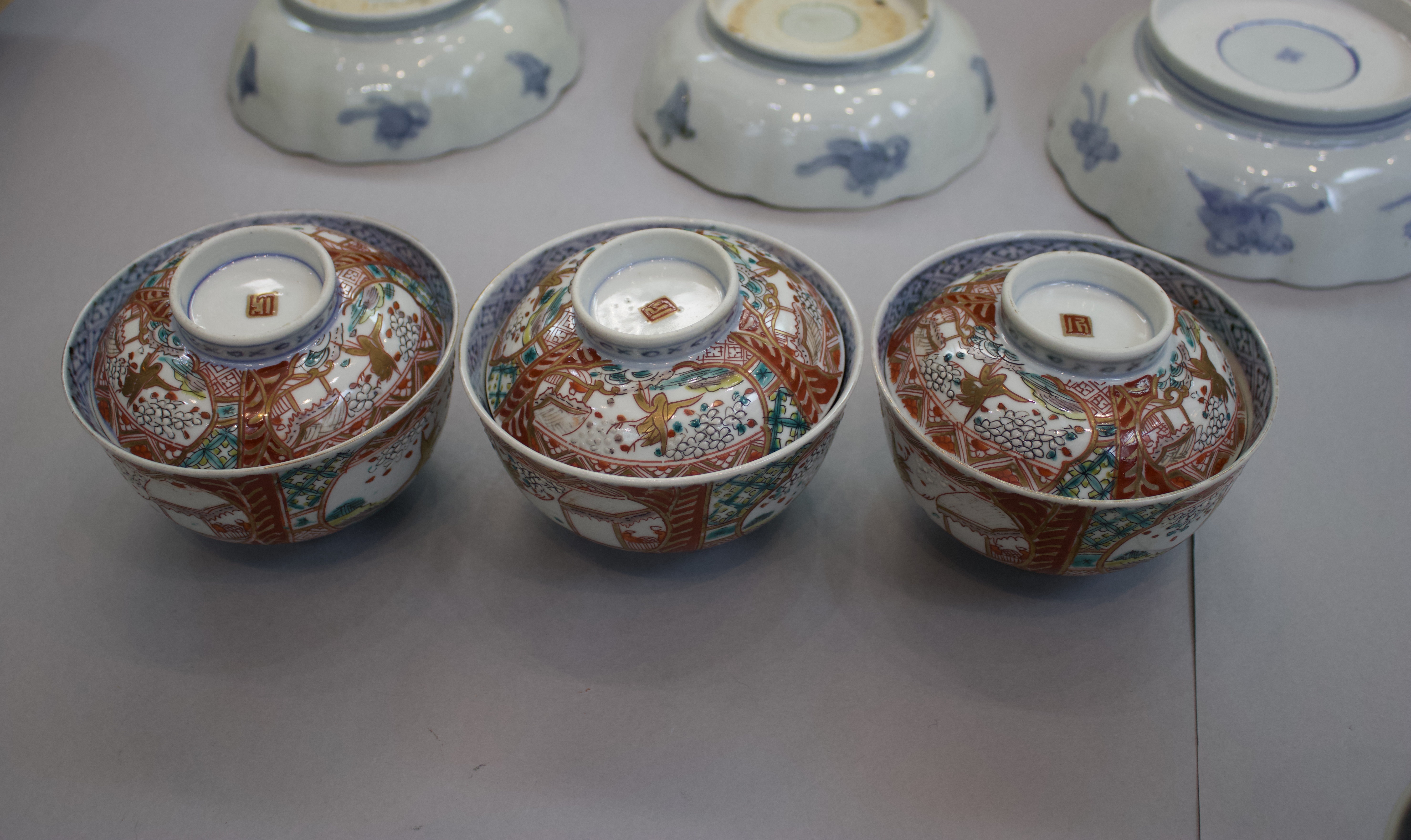 A small collection of Japanese Imari, 19th/20th century. The smallest W: 8.5cm, the largest W: 36. - Image 12 of 17