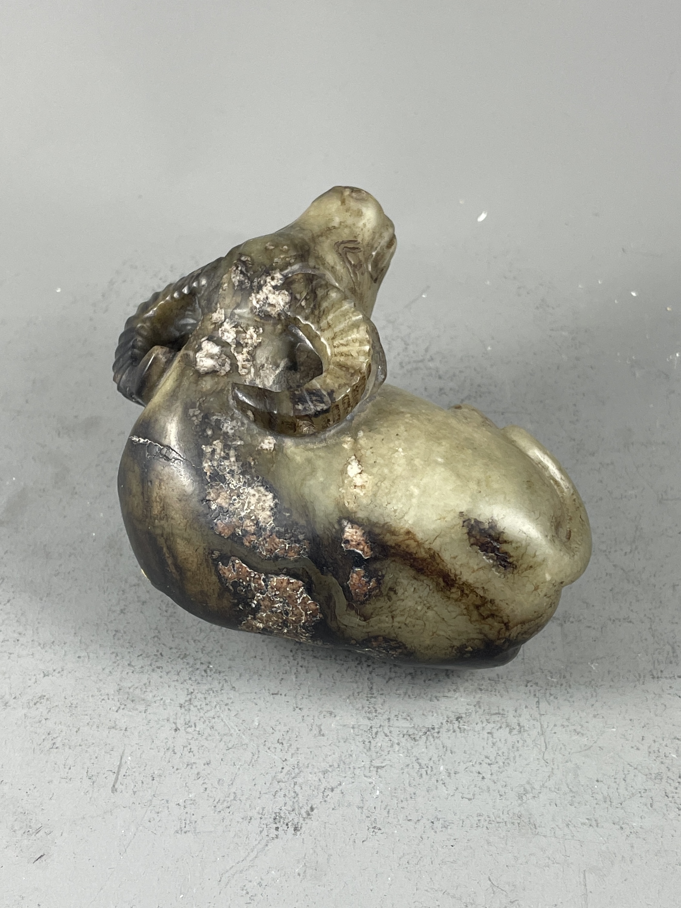 A Jade seated Buffalo, c. 1920 in Ming style H: 5cm w: 9cm A Jade seated Buffalo, c. 1920 in Ming - Image 9 of 10