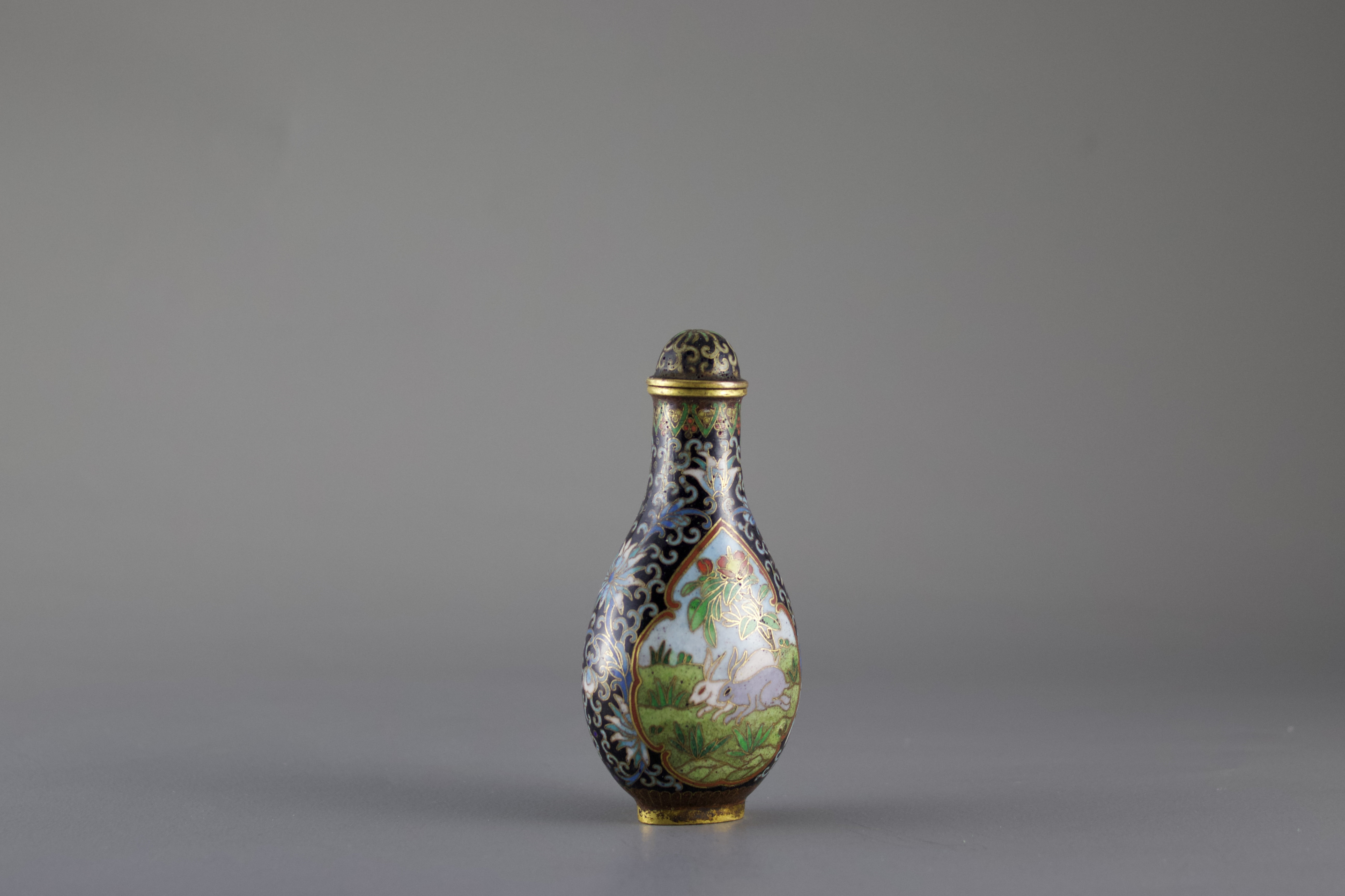 An attractive Cloisonne Snuff Bottle, c. 1900H: 8.5cm An attractive Cloisonne Snuff Bottle, c. - Image 4 of 6