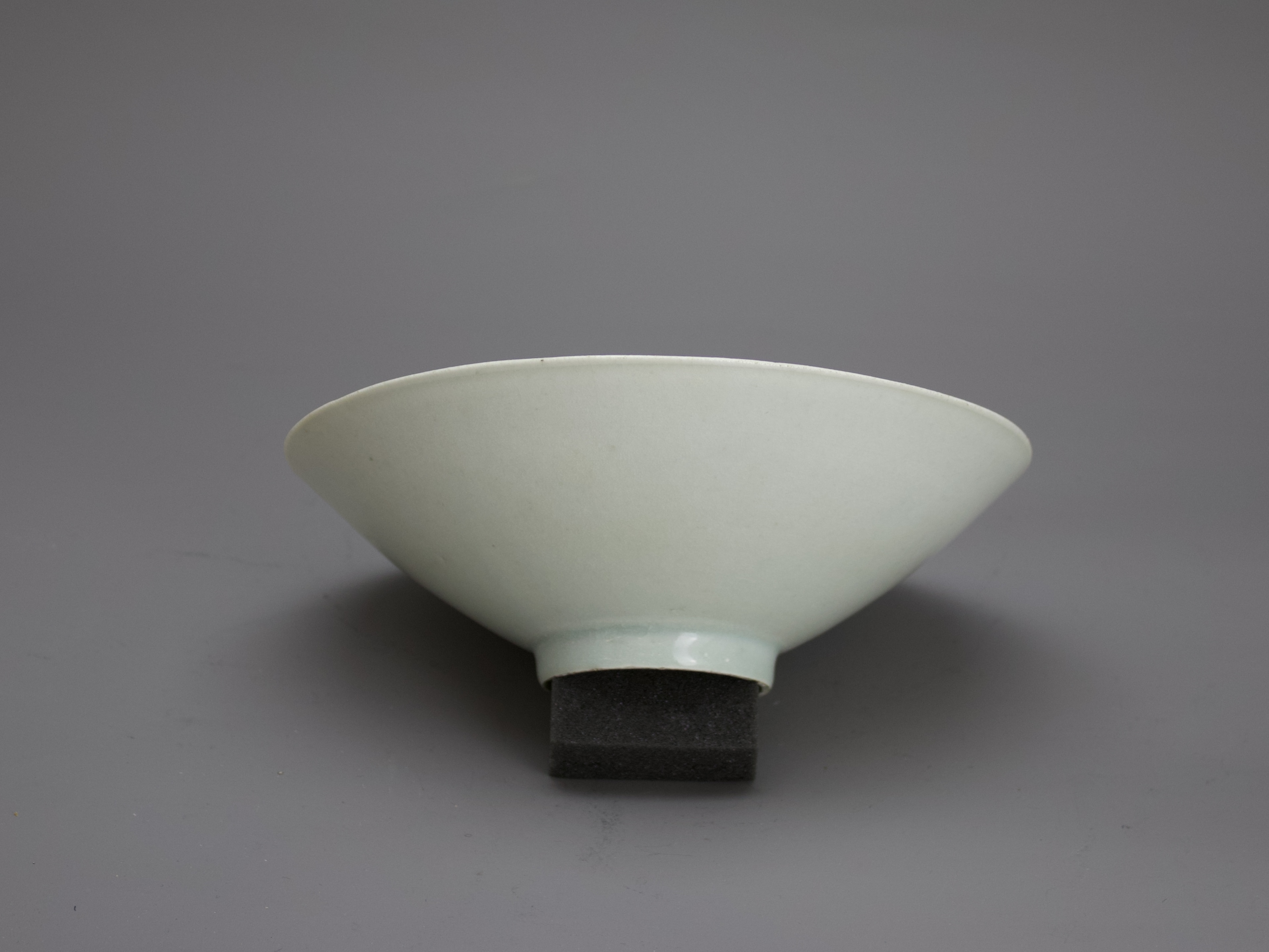 A carved Qingbai Bowl,Southern Song dynastyW: 19cm, H: 5.8cm PROPERTY FROM THE COLIN HART COLLECTION - Image 6 of 6