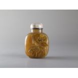 An Agate 'Two Horses' Snuffbottle,19th century (insert)H: 6.7cm overall An Agate 'Two Horses'