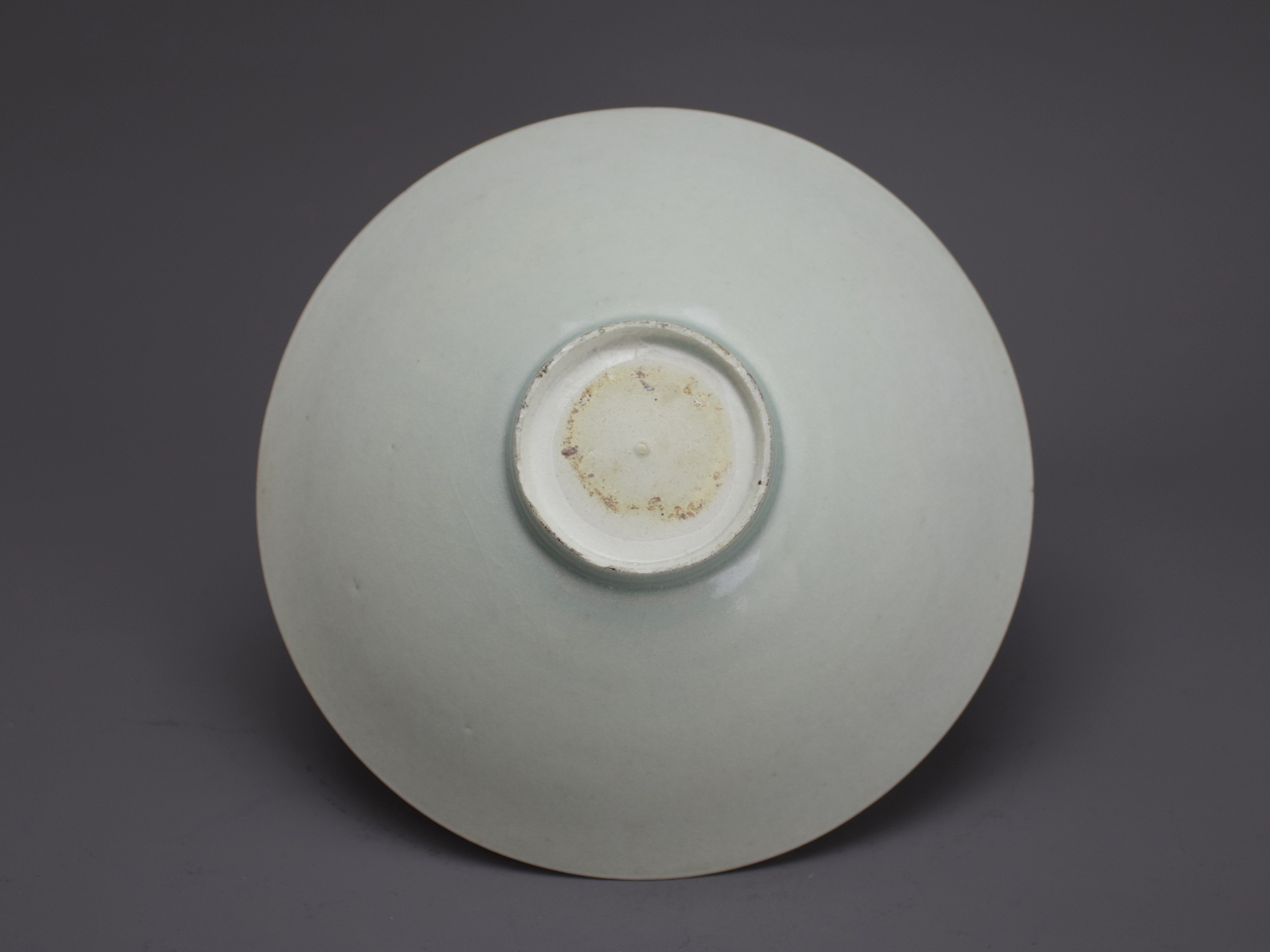A carved Qingbai Bowl,Southern Song dynastyW: 19cm, H: 5.8cm PROPERTY FROM THE COLIN HART COLLECTION - Image 3 of 6