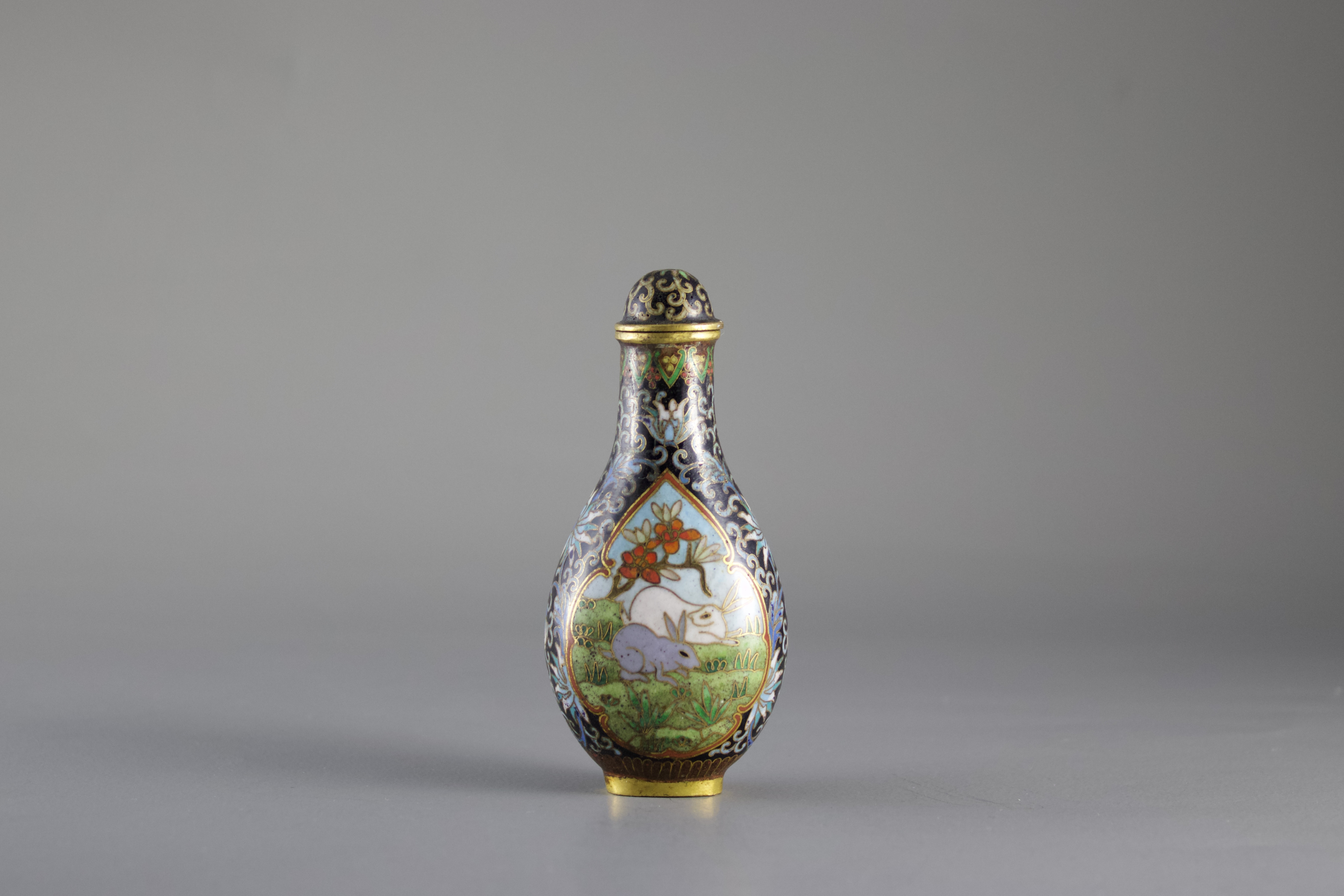 An attractive Cloisonne Snuff Bottle, c. 1900H: 8.5cm An attractive Cloisonne Snuff Bottle, c. - Image 3 of 6