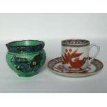 A tea cup set and a small bowl, 19th/20th C. H: 6.5cm One is a tea cup and saucer. Depicting