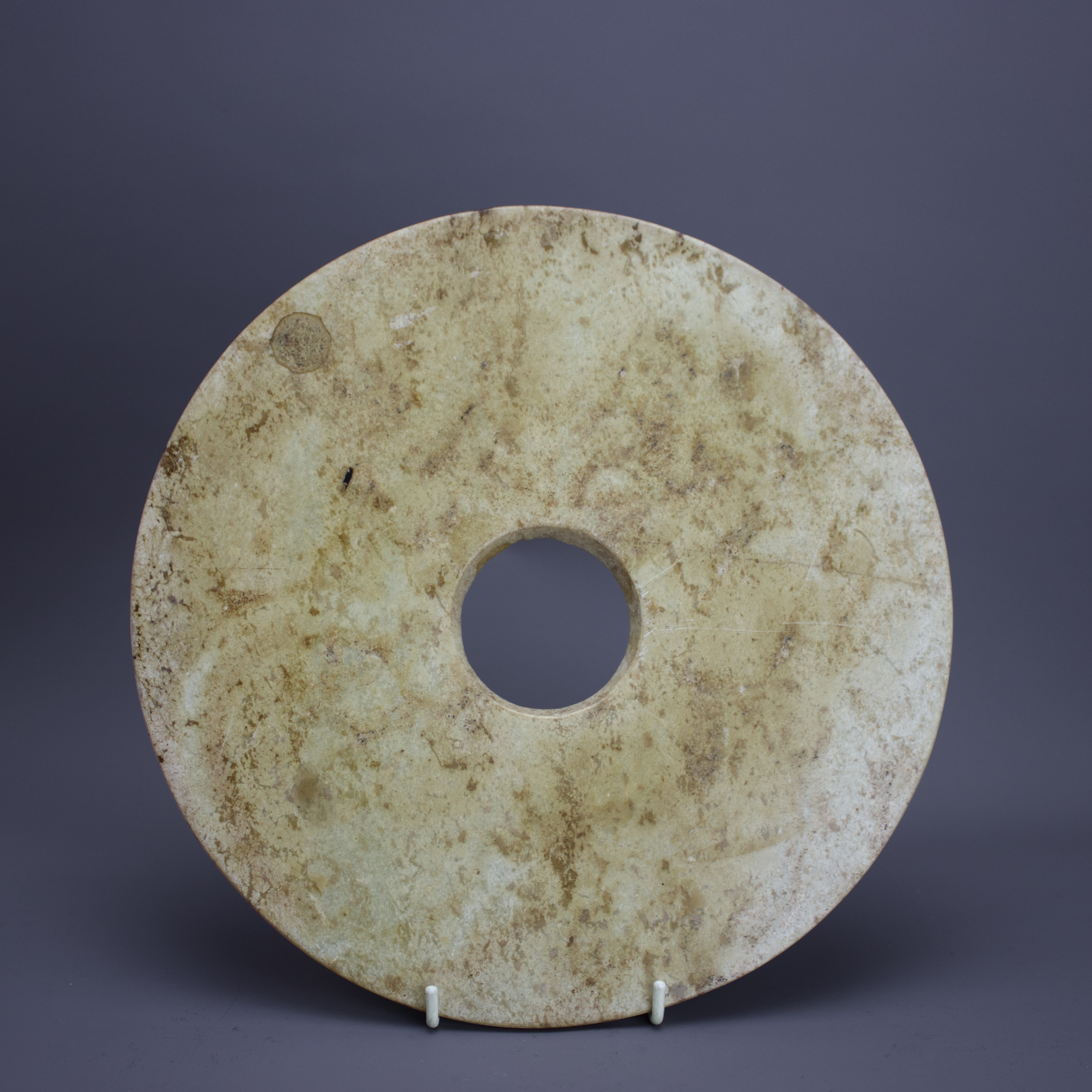 A Large archaic type Jade Bi Disc, Western Zhou or laterW: 28cm A Large archaic type Jade Bi Disc, - Image 2 of 2