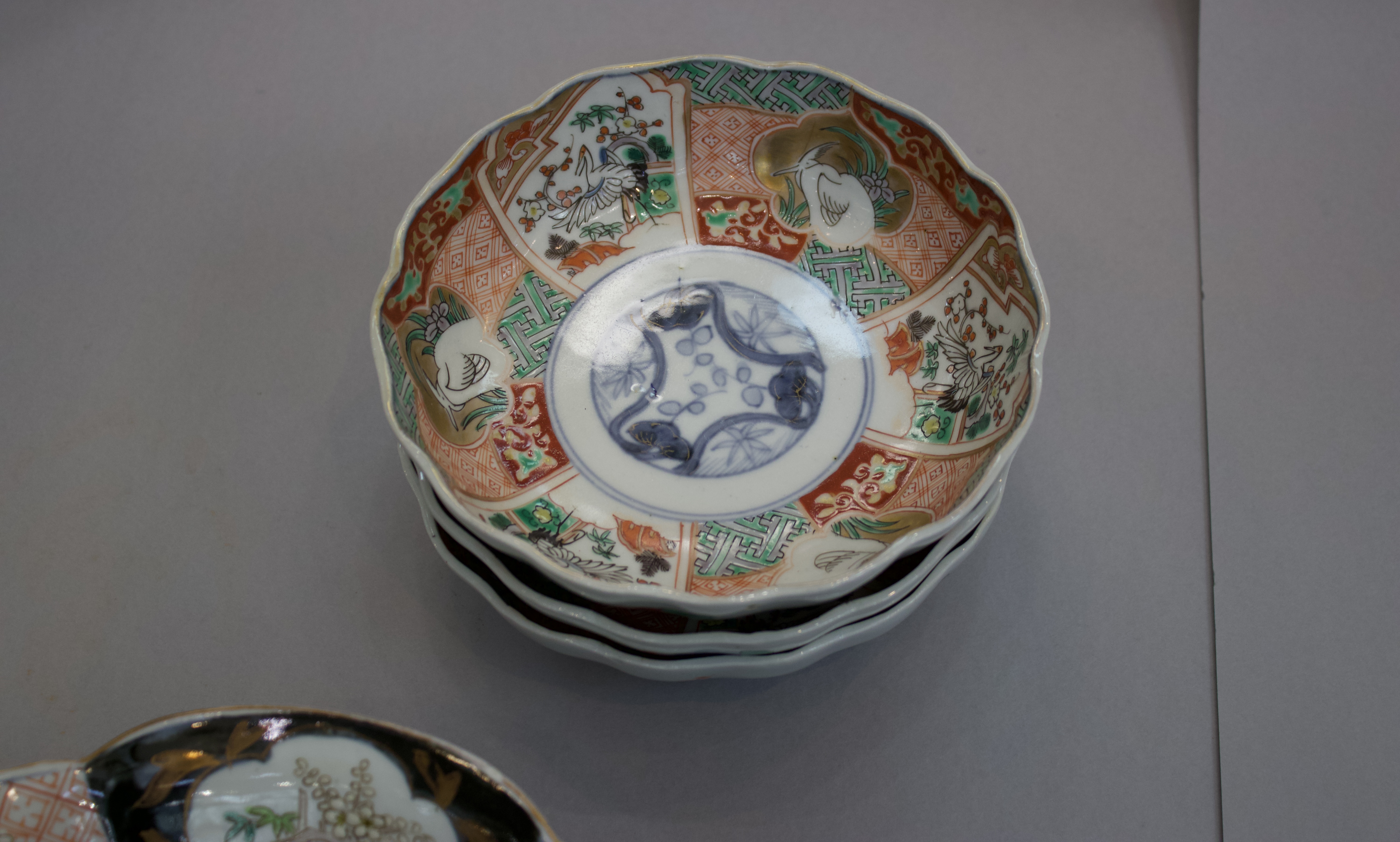 A small collection of Japanese Imari, 19th/20th century. The smallest W: 8.5cm, the largest W: 36. - Image 9 of 17