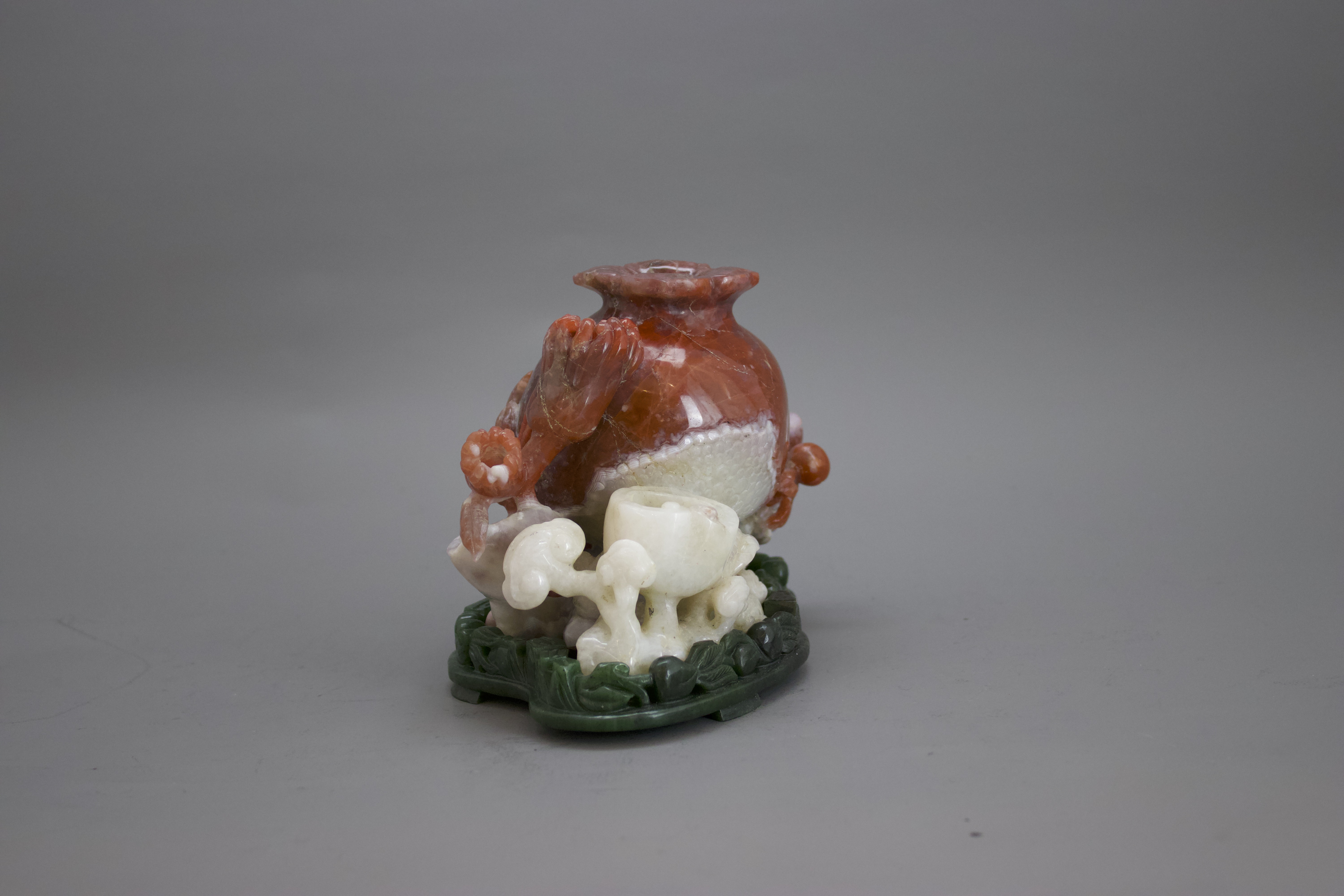 A Carnelian Pomegranate Waterpot, Qing dynasty or laterH: 14cm.overall A Carnelian Pomegranate - Image 3 of 6