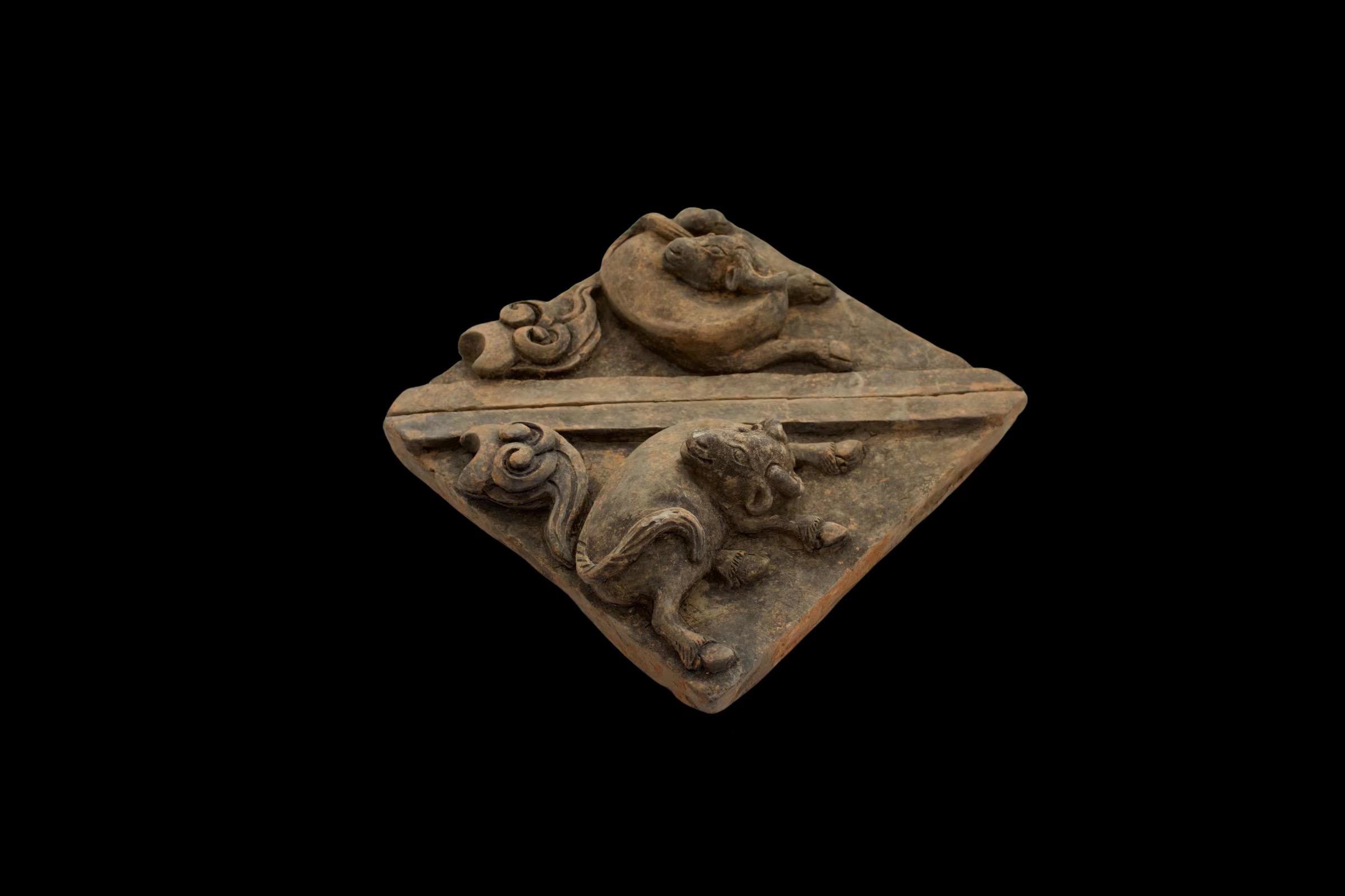 A pair of grey pottery triangular Tiles modelled with Goats, Ming Dynasty L: 26.5cm, W :27cm each - Image 4 of 8