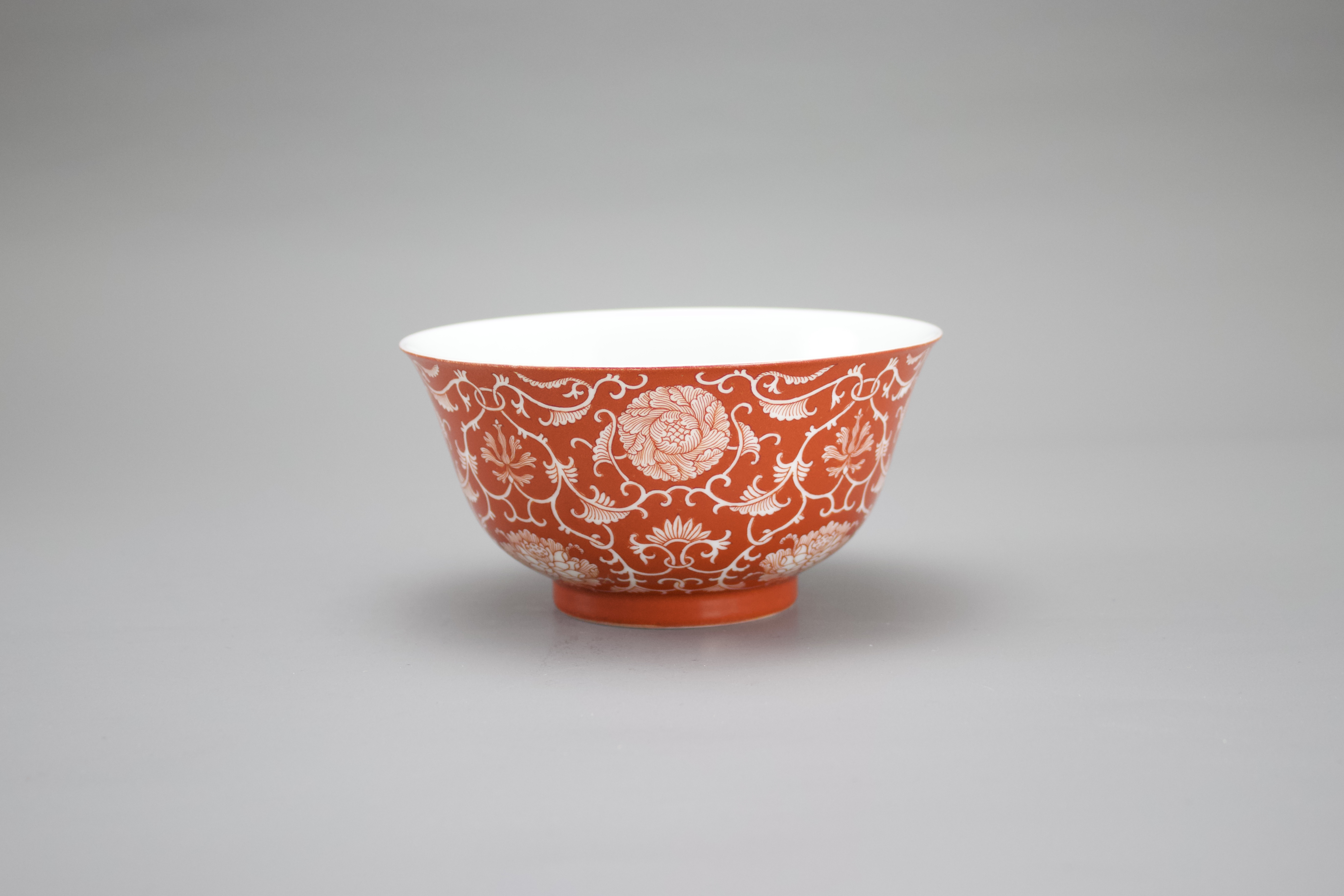 A Coral Ground Lotus Scroll Bowl, Qianlong six character underglaze blue seal mark W: 13cm painted - Image 2 of 4