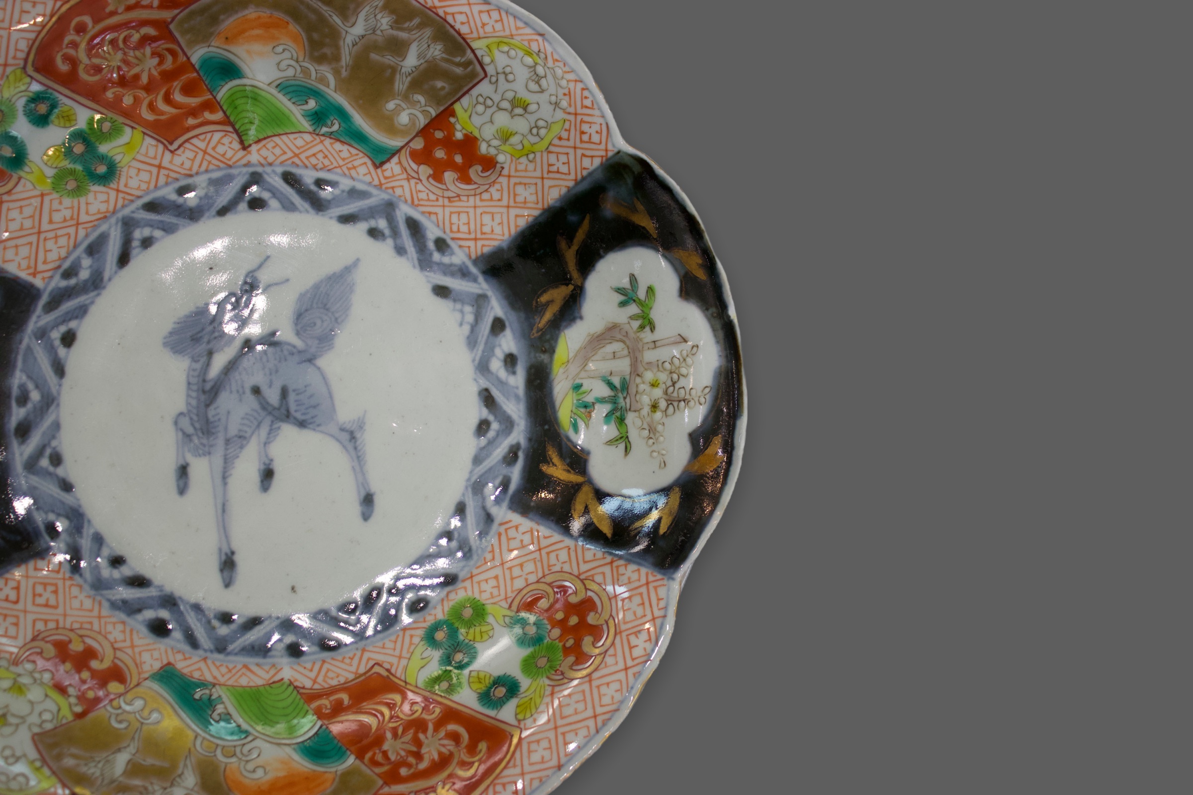 A small collection of Japanese Imari, 19th/20th century. The smallest W: 8.5cm, the largest W: 36. - Image 4 of 17