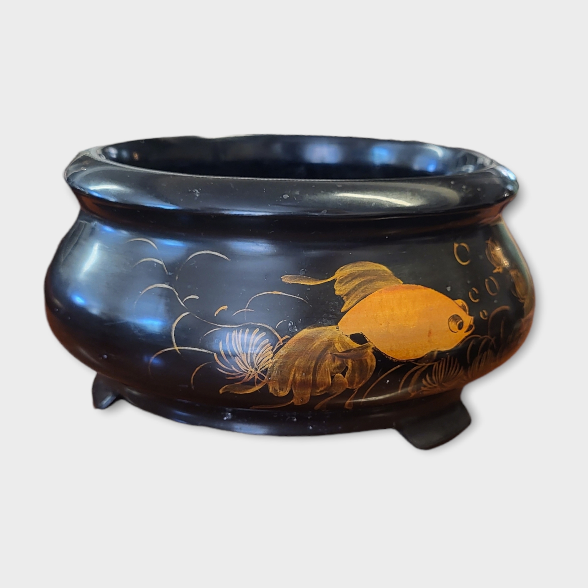 A VINTAGE JAPANESE BLACK LACQUERED SPHERICAL BOWL Painted with exotic fish on a black ground. ( - Image 2 of 2