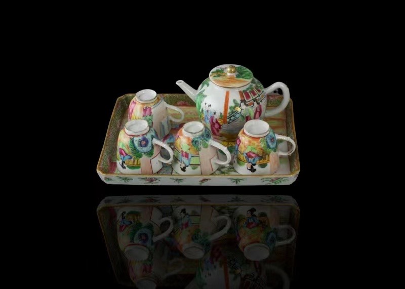 A Canton ‘famille rose' Teaset on rectangular Stand, 19th Century The stand: W 24.5cm L 18cm - Image 8 of 8