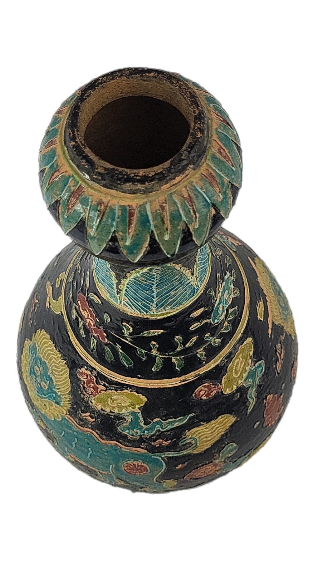 AN ANTIQUE CHINESE TERRACOTTA GARLIC NECK VASE With chinoiserie decoration on black ground. (h 37cm) - Image 3 of 3