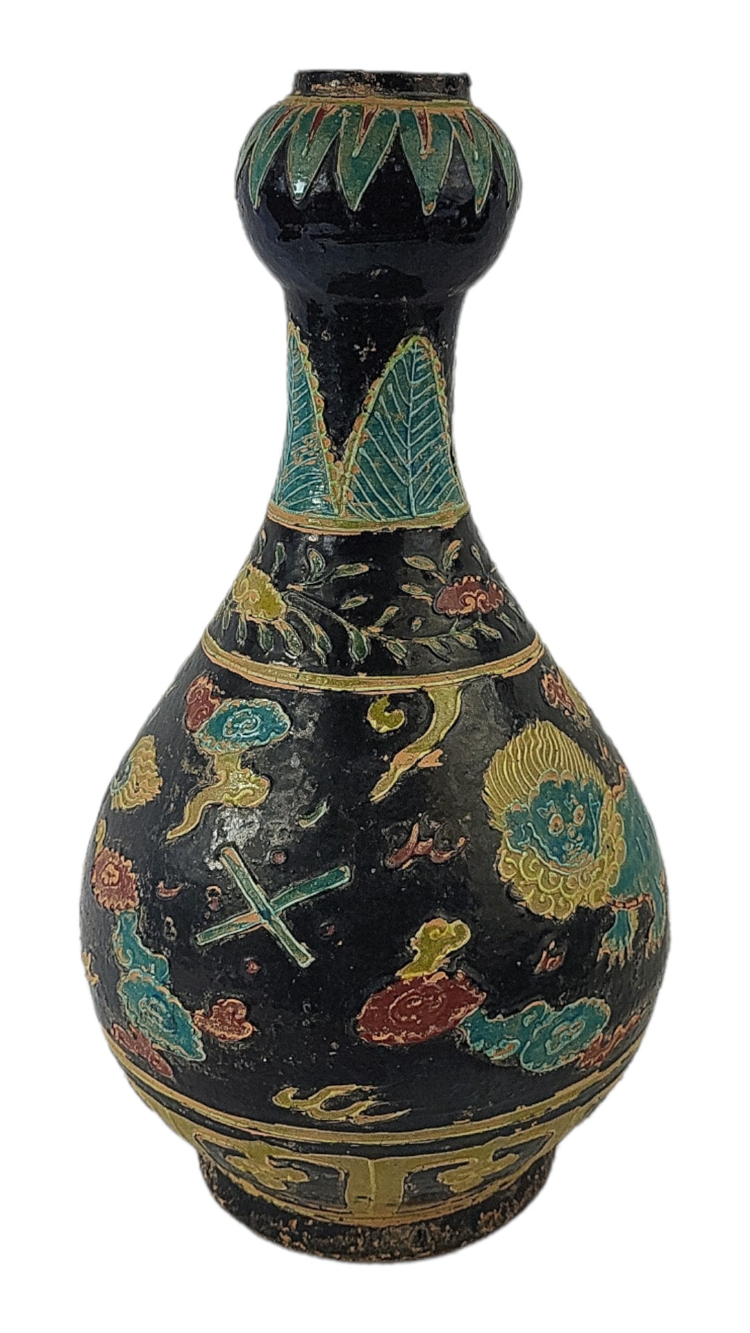 AN ANTIQUE CHINESE TERRACOTTA GARLIC NECK VASE With chinoiserie decoration on black ground. (h 37cm)