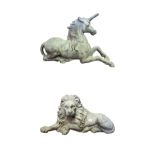 A FINE 19TH CENTURY IMPERIAL ENGLISH LEAD MODEL, A RECUMBENT LION AND UNICORN Cast with good detail,