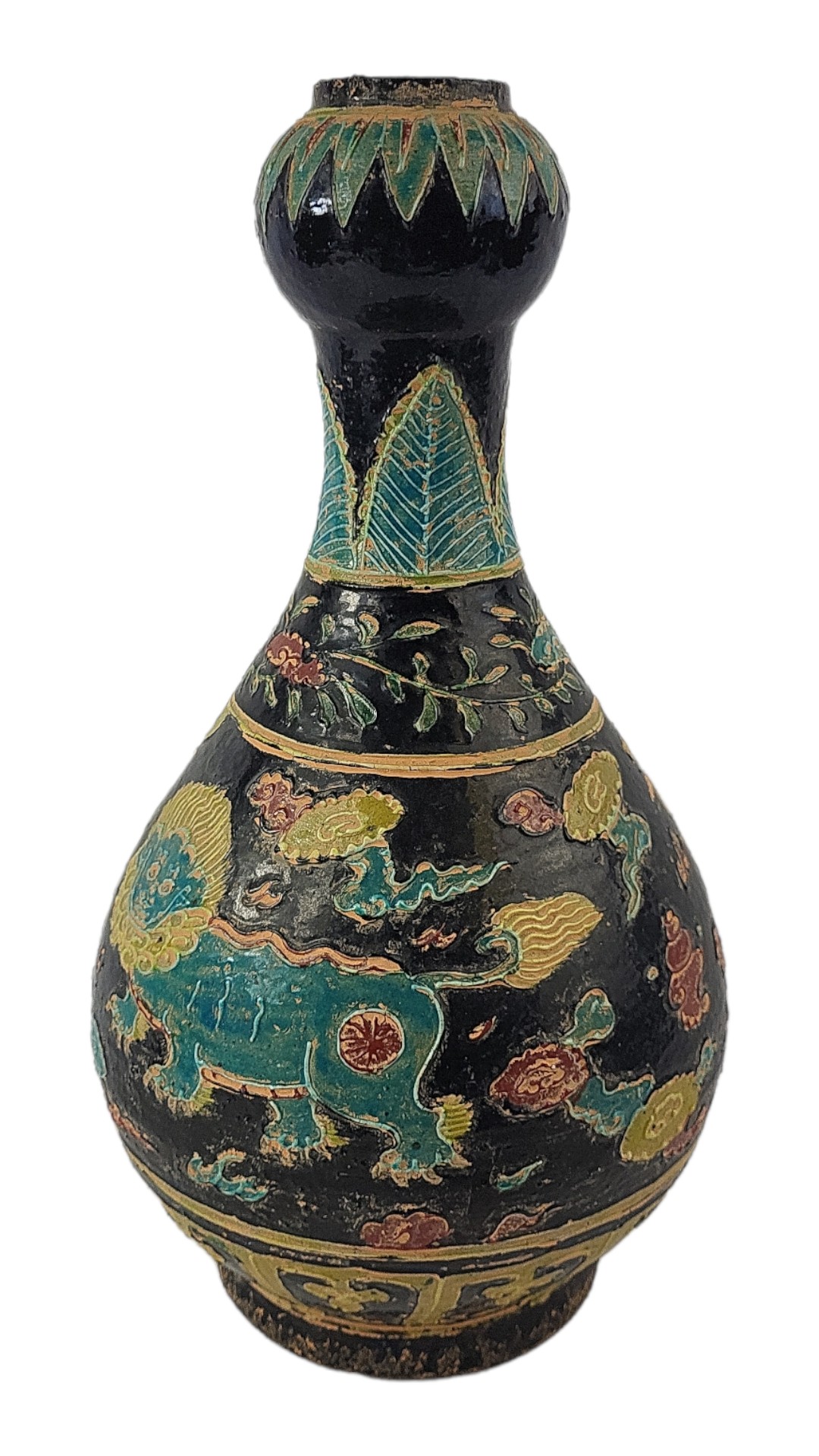 AN ANTIQUE CHINESE TERRACOTTA GARLIC NECK VASE With chinoiserie decoration on black ground. (h 37cm) - Image 2 of 3