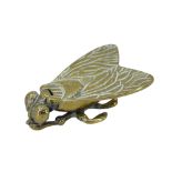 A LATE VICTORIAN BRASS TABLE NOVELTY VESTA FORMED AS FLY. (9cm x 5.8cm)