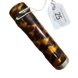 AN 18TH CENTURY GENTLEMAN’S TORTOISESHELL AND SILVER ETUI/NECESSAIRE Cylindrical form, foiled back