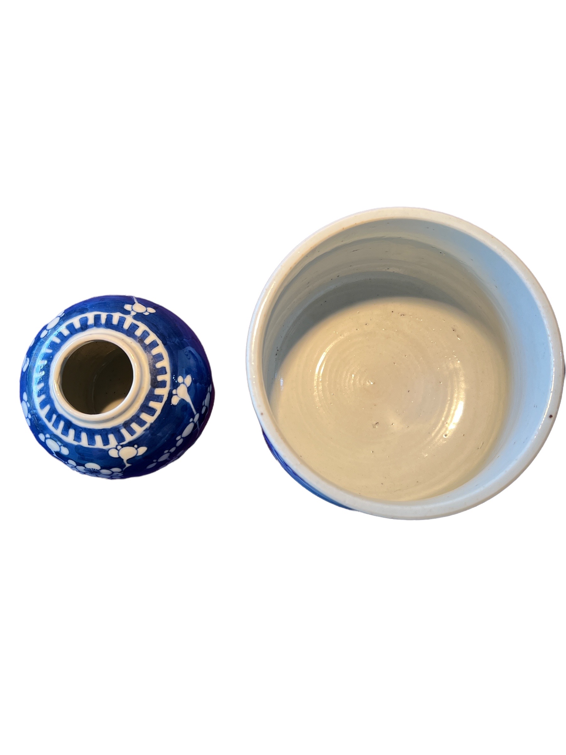 TWO CHINESE BLUE AND WHITE PORCELAIN ITEMS To include a censer shaped bowl, decorated with - Image 10 of 11