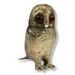 A LARGE VINTAGE SILVER NOVELTY OWL SUGAR CASTER Having a pierced dome form cap and engraved