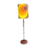 A STYLISH VINTAGE 1970’S TEAK FLOOR/STANDARD LAMP With retro pattern shade. (h 169cm) Condition: