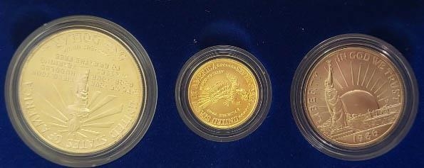 AN AMERICAN 22CT GOLD AND SILVER THREE UNCIRCULATED COIN SET, DATED 1986 Titled 'United States - Image 3 of 3