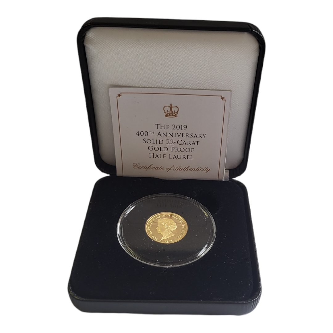 A 22CT GOLD HALF LAUREL PROOF COIN, DATED 2019 Commemorating the 400th Anniversary of The Laurel