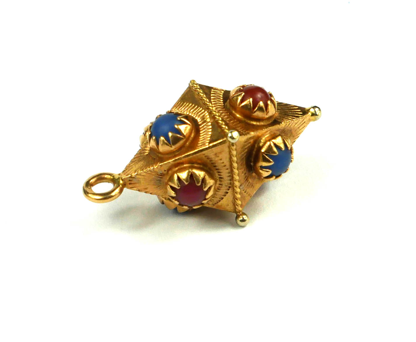 A VINTAGE 18CT GOLD AND CABOCHON CUT BLUE AND RED GEM SET LANTERN FORM PENDANT. (approx 2cm)