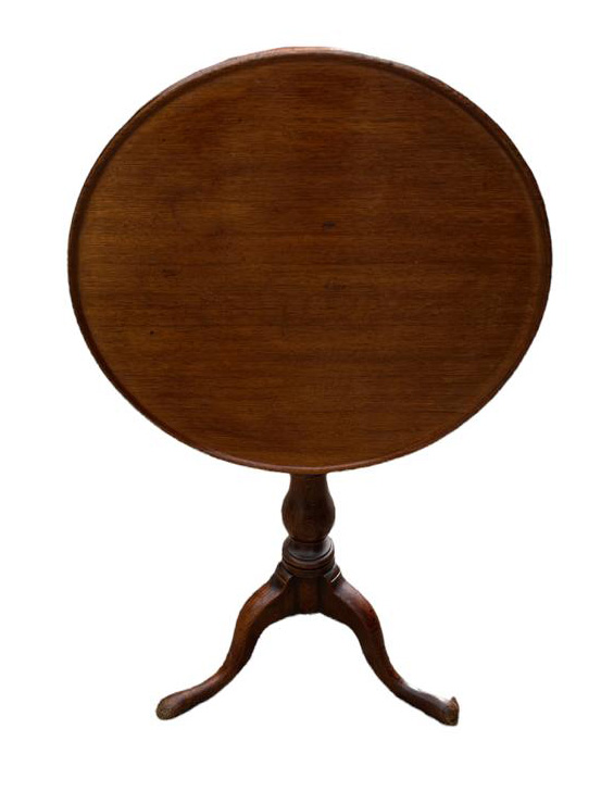 A 19TH CENTURY MAHOGANY CIRCULAR DISH TOP OCCASIONAL TABLE. (54cm x 68cm) Condition: good, some