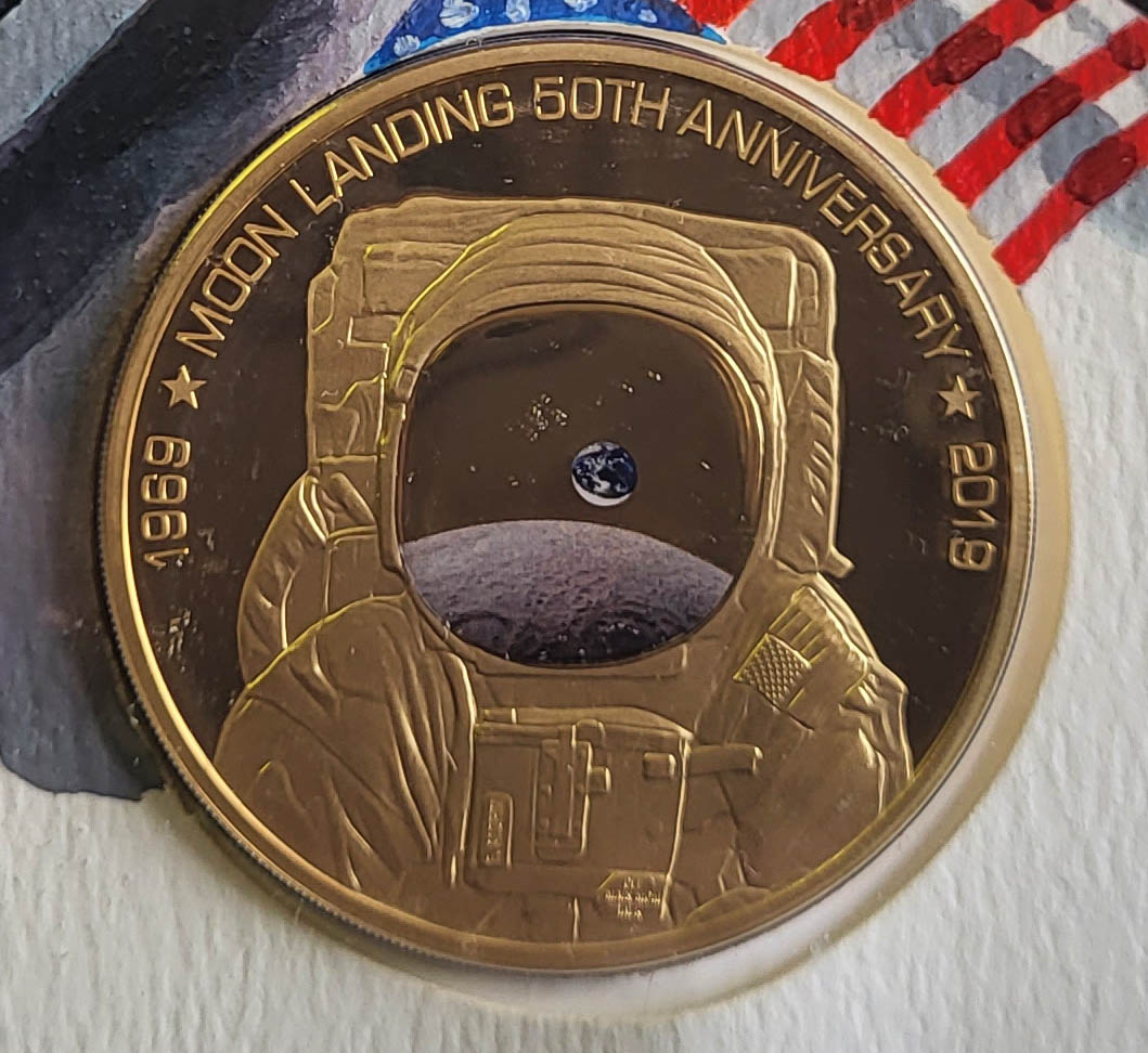 A 22CT GOLD 'MOON LANDINGS' FIVE POUND PROOF COIN Issued to commemorate The 50th Anniversary of - Image 2 of 5