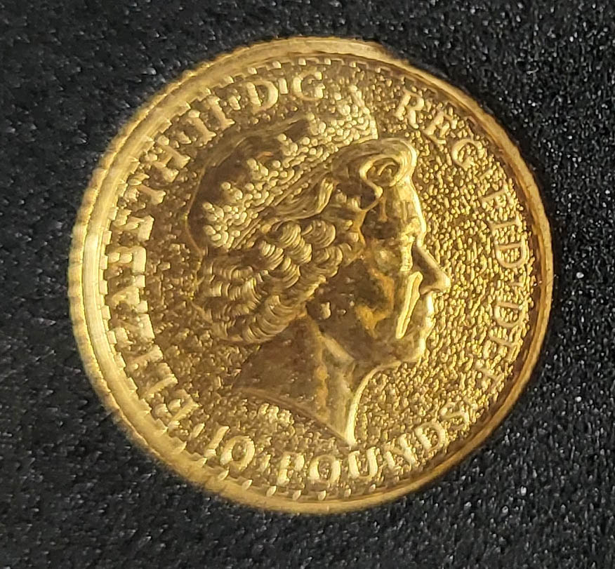 A 24CT GOLD 1/10OZ BRITANNIA PROOF COIN, DATED 2015 Titled 'The Longest Reigning Monarch Datestamp’, - Image 2 of 5