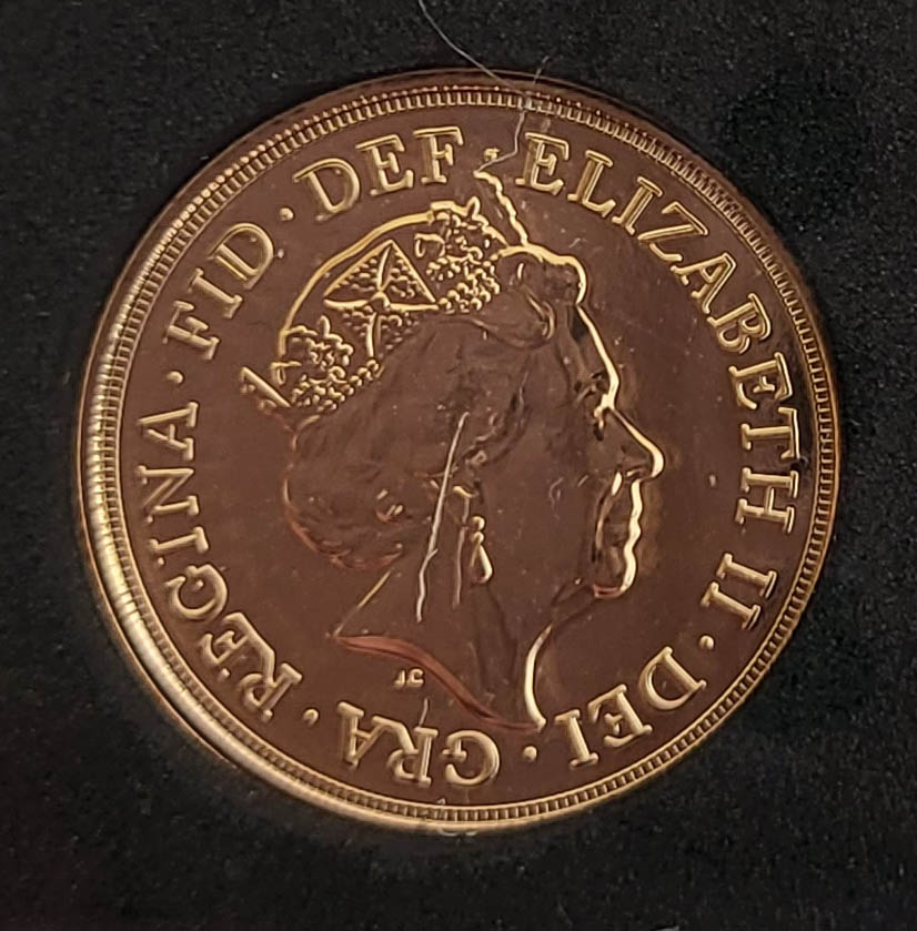 A 22CT GOLD 2019 DATESTAMP FULL SOVEREIGN COIN Bearing George and Dragon design verso, limited - Image 2 of 5