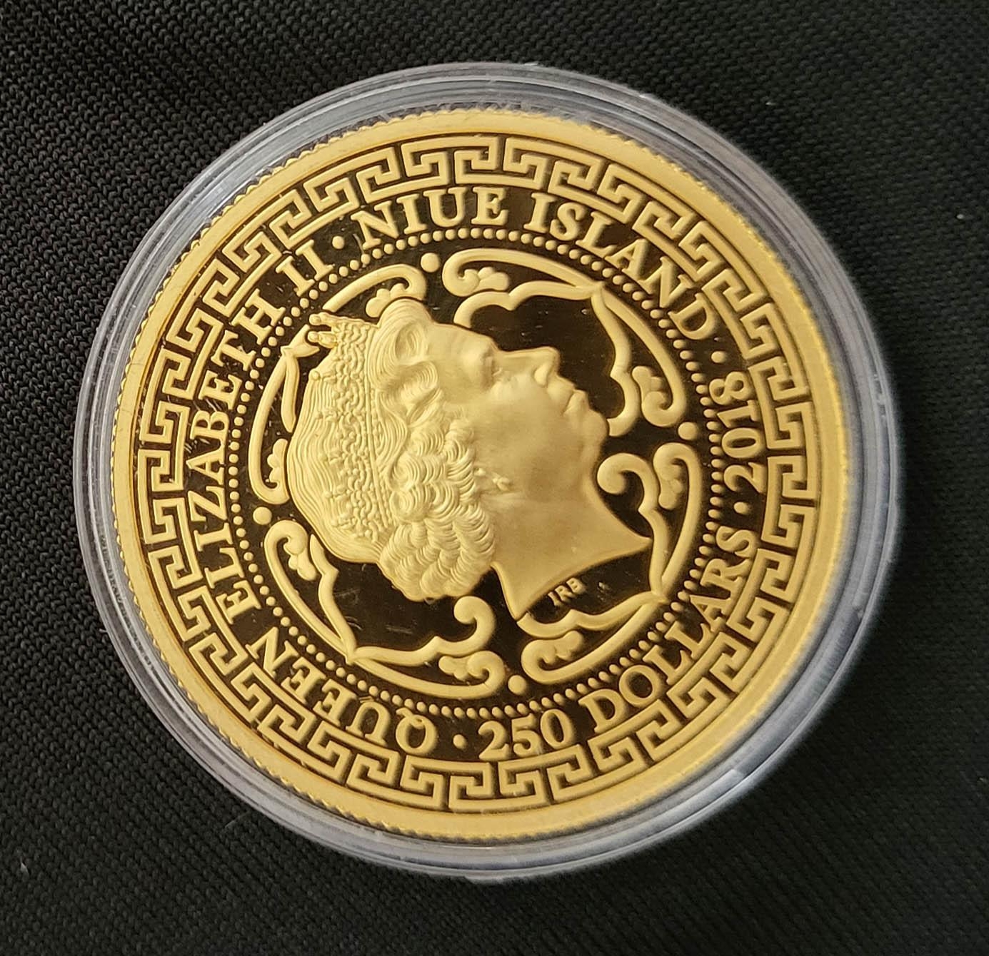 A 24CT GOLD 'EAST INDIA COMPANY US TRADE DOLLAR' PROOF COIN, DATED 2018 With seated Lady Liberty - Image 5 of 5