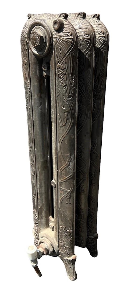 A LARGE FLOORSTANDING THREE BAR ART NOUVEAU CAST IRON RADIATOR Decorated with stylised scrolling - Image 4 of 4