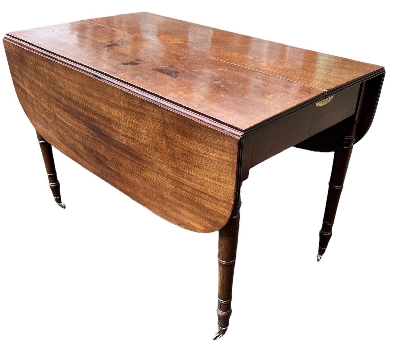 MANNER OF GILLOWS, A 19TH CENTURY SOLID MAHOGANY EXTENDING PEMBROKE DINING TABLE With concertina - Image 3 of 6