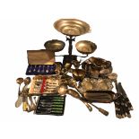 A LARGE COLLECTION OF SILVER PLATED ITEMS TO INCLUDE A CENTERPIECE, COASTERS, WINE FUNNEL, BOXED