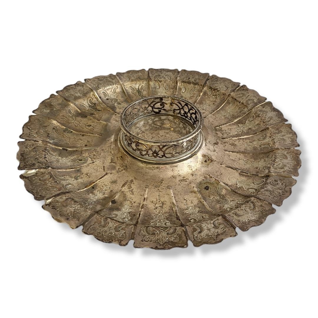 A GEORGIAN SILVER AND LATER SPHERICAL SWEETMEAT DISH With scalloped edge, embossed decoration and - Image 2 of 3