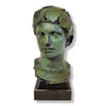 AN EARLY 20TH CENTURY CONTINENTAL CAST BRONZE GREEN PATINATED BUST, A ROMAN EMPEROR A small bronze