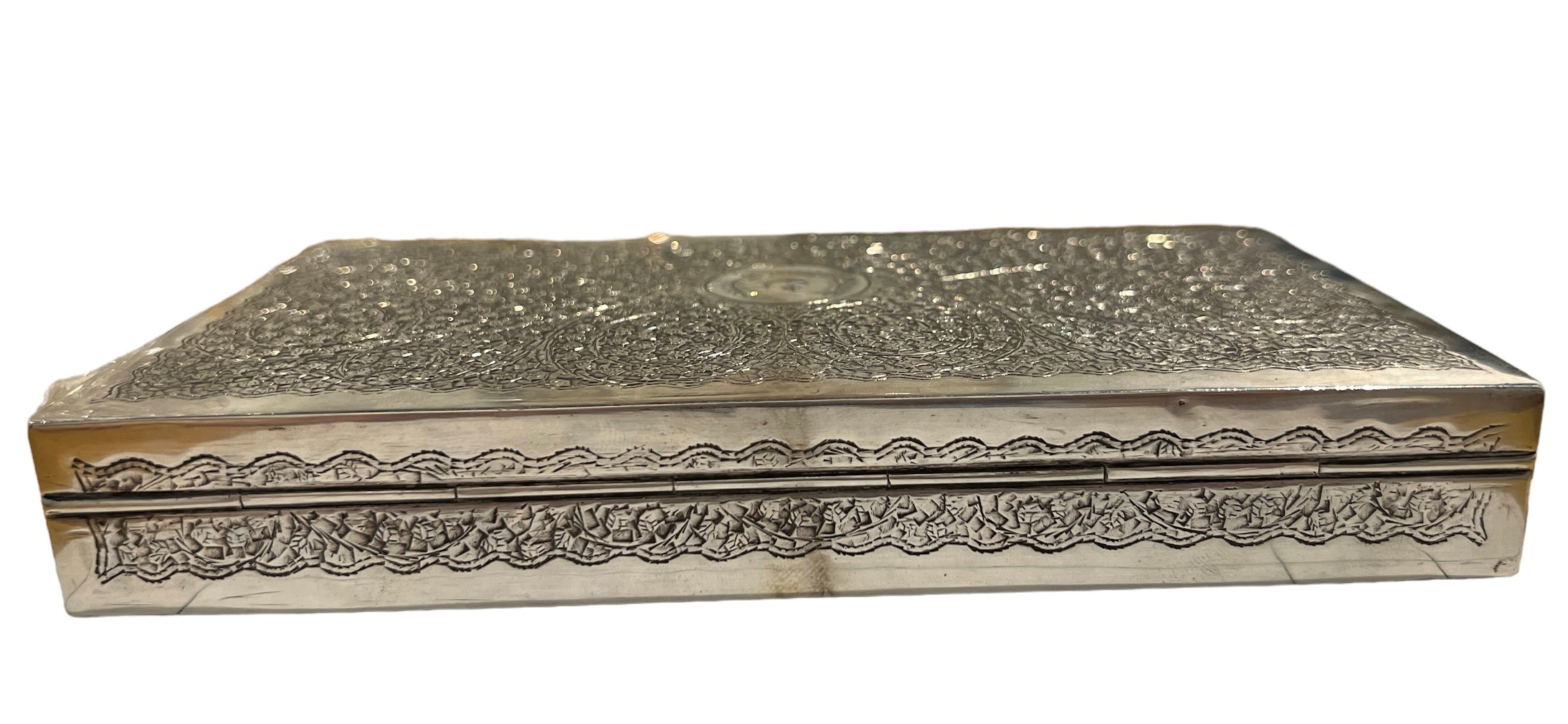 AN EARLY 20TH CENTURY ISLAMIC SILVER CIGARETTE BOX Having engraved cartouche with star inside semi- - Image 3 of 5