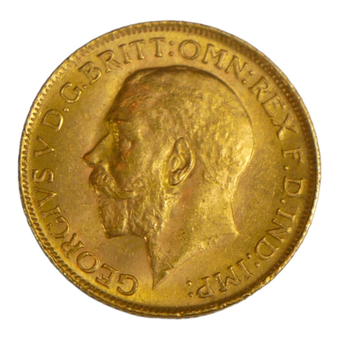 AN EARLY 20TH CENTURY 22CT GOLD SOVEREIGN COIN, DATED 1913 With King George V bust and George and - Image 3 of 3