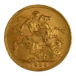 AN EDWARDIAN 22CT GOLD SOVEREIGN COIN, DATED 1904 With King Edward VII bust and George and Dragon to